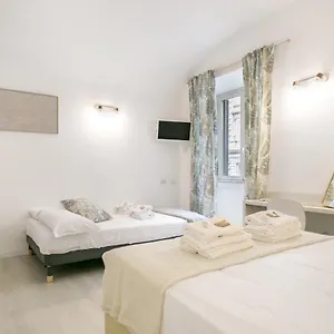 https://white-candia-guesthouse.it-romehotels.com